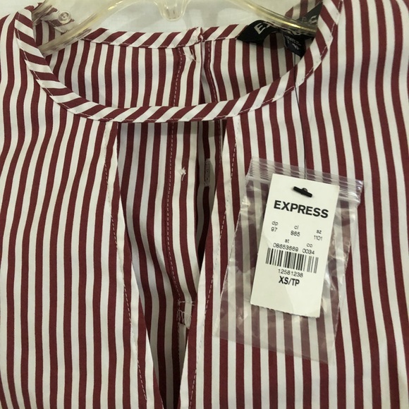 ❤️ 2/$15 Express stripped cotton top - Picture 2 of 4